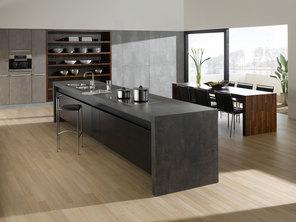 Küchen- und Esszimmerimpression mit verschiedenen Holzstilen ohne Hintergrund Küchen- und Esszimmerimpression mit verschiedenen Holzstilen ohne Hintergrund